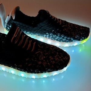 Zee Alexis Nevi Light Up Woven Sneaker 7.5 Black + White